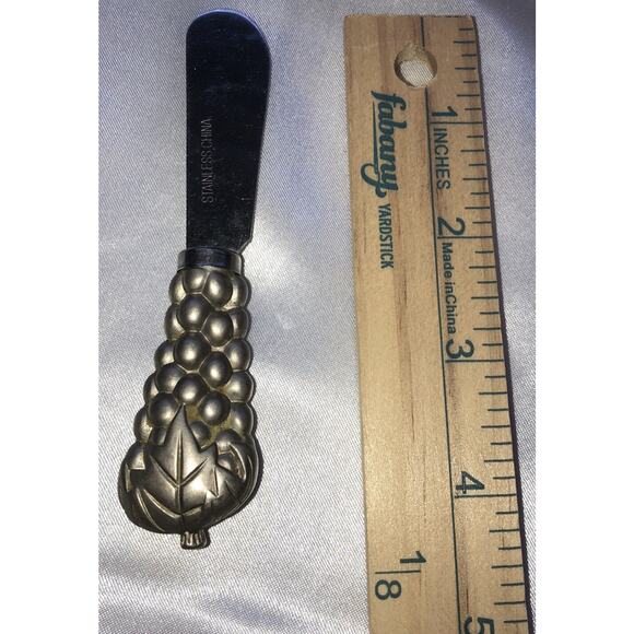 Cheese Spreader Pewter Grapes Handle - Picture 4 of 4